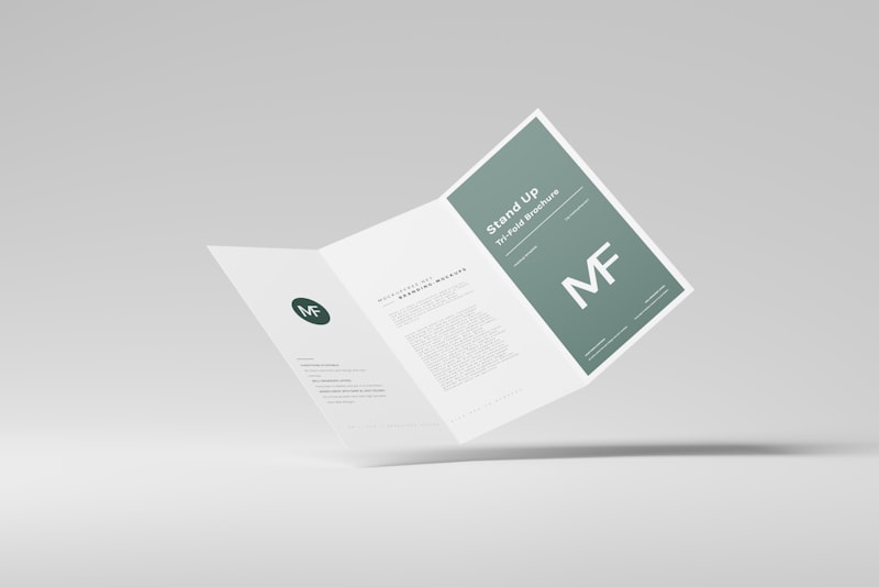 Brochures y folletos trípticos plegados